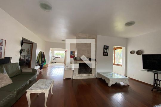 Sala de casa à venda com 6 quartos, 600m² em Hamburgo Velho, Novo Hamburgo