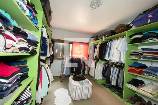 Closet de casa à venda com 6 quartos, 600m² em Hamburgo Velho, Novo Hamburgo