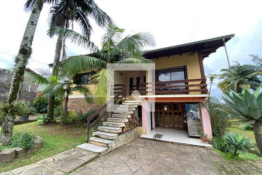 Fachada de casa à venda com 6 quartos, 600m² em Hamburgo Velho, Novo Hamburgo
