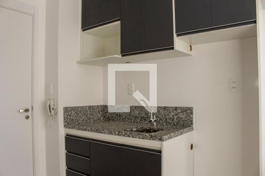 Cozinha de kitnet/studio para alugar com 1 quarto, 19m² em Jardim Brasília (zona Norte), São Paulo