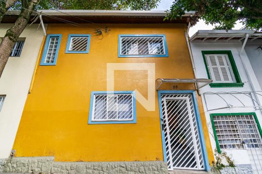Fachada de casa à venda com 2 quartos, 80m² em Mirandópolis, São Paulo
