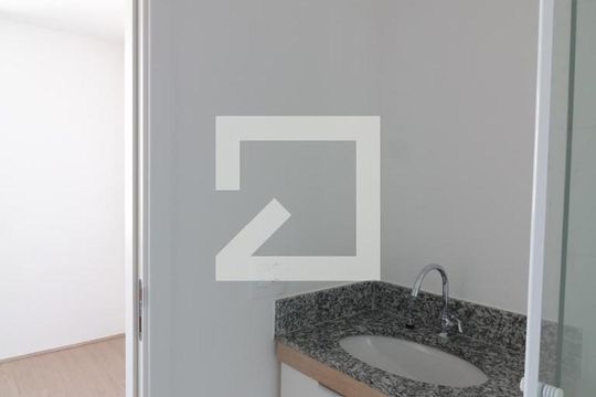 Banheiro de kitnet/studio para alugar com 1 quarto, 19m² em Brás, São Paulo