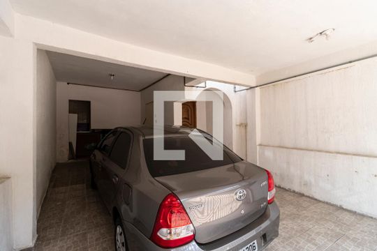 Garagem de casa à venda com 4 quartos, 210m² em Cambuci, São Paulo