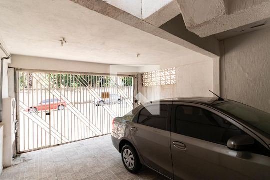 Garagem de casa à venda com 4 quartos, 210m² em Cambuci, São Paulo