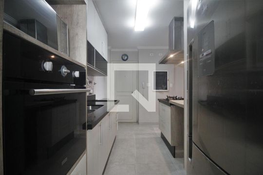 Cozinha de apartamento à venda com 2 quartos, 80m² em Vila Progredior, São Paulo