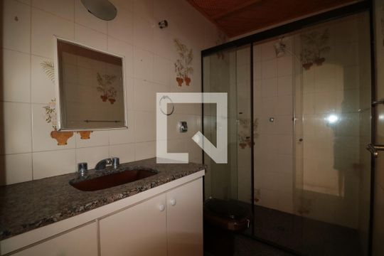 Banheiro Social de casa à venda com 2 quartos, 200m² em Vila Regente Feijó, São Paulo