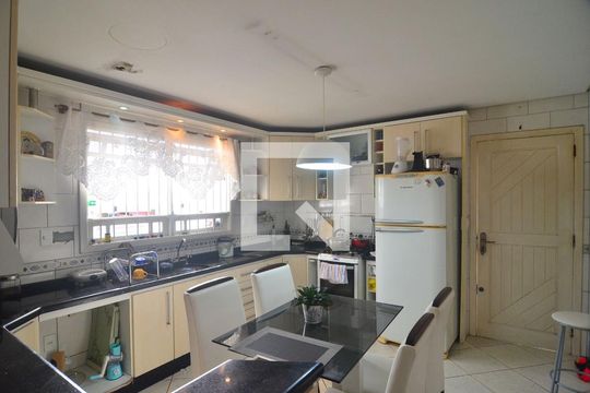 Cozinha de casa à venda com 4 quartos, 292m² em Estância Velha, Canoas