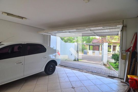 Garagem de casa à venda com 4 quartos, 292m² em Estância Velha, Canoas