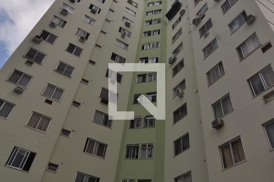 Fachada do bloco de apartamento à venda com 2 quartos, 50m² em Jacarepaguá, Rio de Janeiro