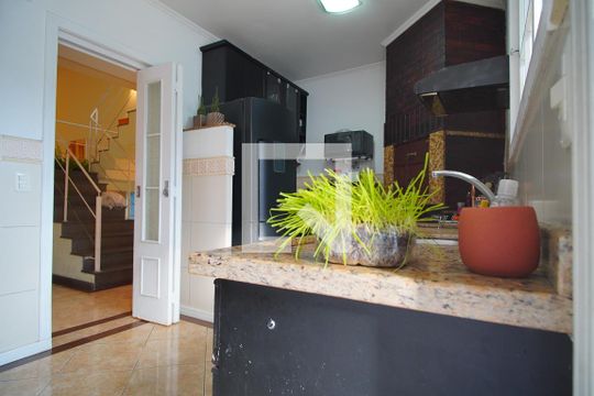 Cozinha de casa à venda com 4 quartos, 168m² em Jardim Itu, Porto Alegre