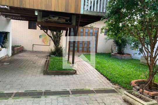 Casa à venda com 3 quartos, 362m² em São Sebastião, Porto Alegre