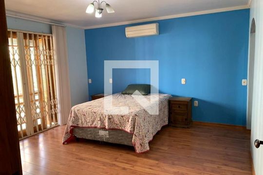 Casa à venda com 3 quartos, 362m² em São Sebastião, Porto Alegre