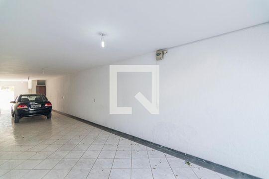 Garagem de casa à venda com 3 quartos, 240m² em Vila Alice, Santo André