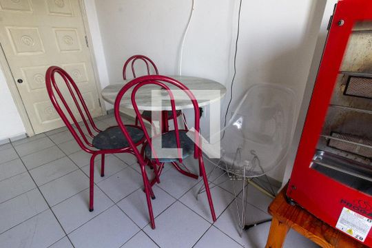 Detalhe da sala de apartamento para alugar com 1 quarto, 68m² em Cidade Ocian, Praia Grande