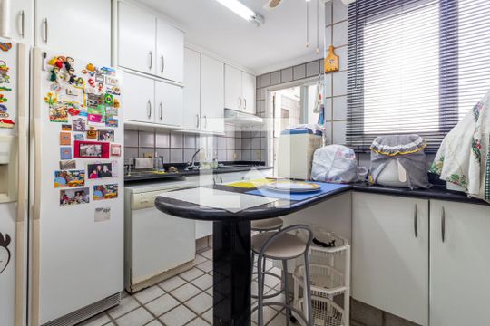 Cozinha de apartamento à venda com 3 quartos, 324m² em Planalto Paulista, São Paulo