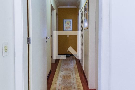 Corredor de apartamento à venda com 3 quartos, 110m² em Cristo Redentor, Porto Alegre