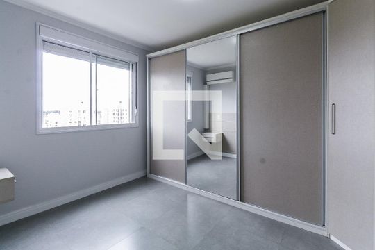 Suíte de apartamento para alugar com 2 quartos, 60m² em Sarandi, Porto Alegre