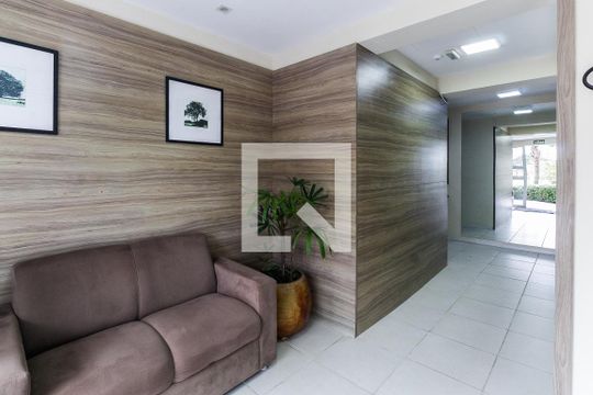 Hall de apartamento para alugar com 2 quartos, 60m² em Sarandi, Porto Alegre