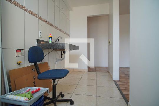 Cozinha de apartamento à venda com 2 quartos, 48m² em Morro Santana, Porto Alegre