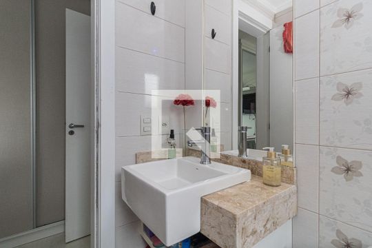 Banheiro da Suíte de apartamento à venda com 2 quartos, 64m² em Sarandi, Porto Alegre