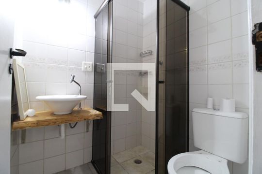 Banheiro de apartamento à venda com 2 quartos, 49m² em Jardim Prudência, São Paulo