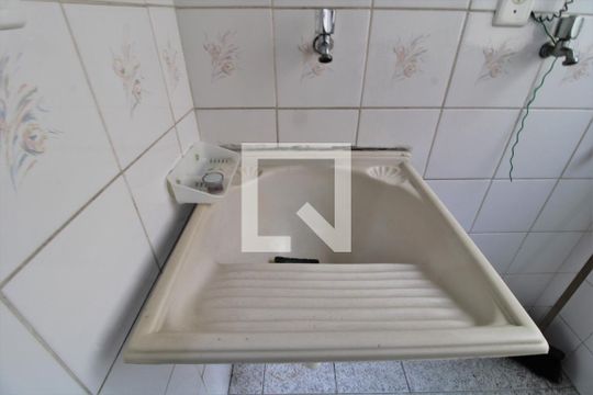 Tanque de apartamento à venda com 2 quartos, 49m² em Jardim Prudência, São Paulo