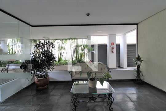 Hall de apartamento à venda com 2 quartos, 49m² em Jardim Prudência, São Paulo