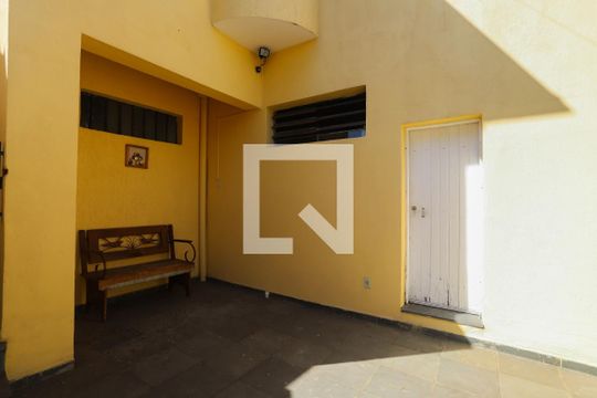 Garagem de casa à venda com 3 quartos, 242m² em Vila Romana, São Paulo