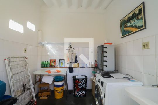 Área de Serviço de casa à venda com 3 quartos, 242m² em Vila Romana, São Paulo
