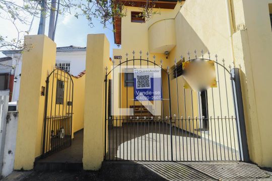 Fachada de casa à venda com 3 quartos, 242m² em Vila Romana, São Paulo