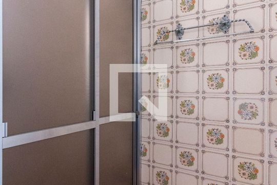 Banheiro de casa de condomínio para alugar com 1 quarto, 50m² em Itaquera, São Paulo