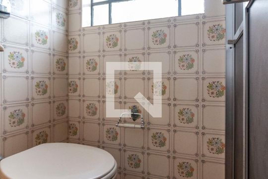 Banheiro de casa de condomínio para alugar com 1 quarto, 50m² em Itaquera, São Paulo