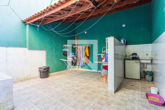 Quintal Fundos de casa à venda com 3 quartos, 174m² em Jardim Stella, Santo André