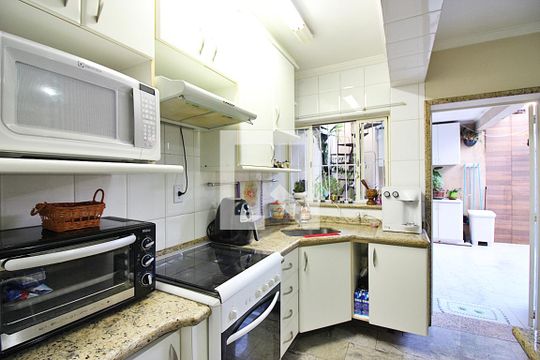 Cozinha de casa à venda com 2 quartos, 250m² em Taboão, São Bernardo do Campo