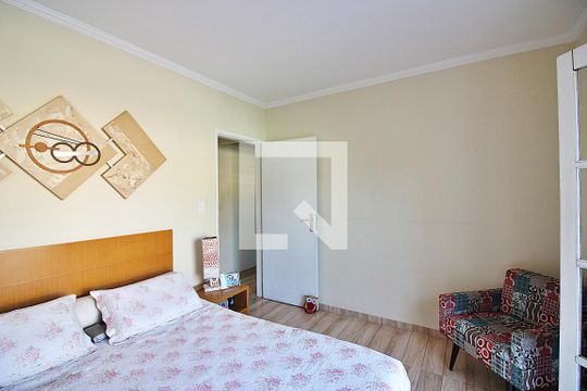 Quarto 1 de casa à venda com 2 quartos, 250m² em Taboão, São Bernardo do Campo