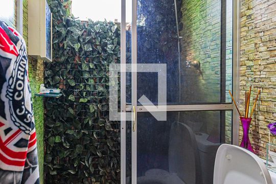 Banheiro de apartamento à venda com 2 quartos, 65m² em Jardim Alvorada, Santo André