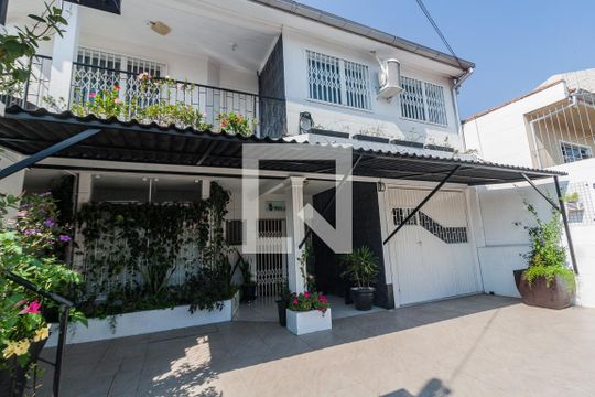 Entrada de apartamento para alugar com 1 quarto, 32m² em Ipiranga, São José