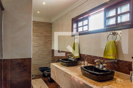 Banheiro da Suíte 1 de casa para alugar com 5 quartos, 750m² em Independência, São Bernardo do Campo