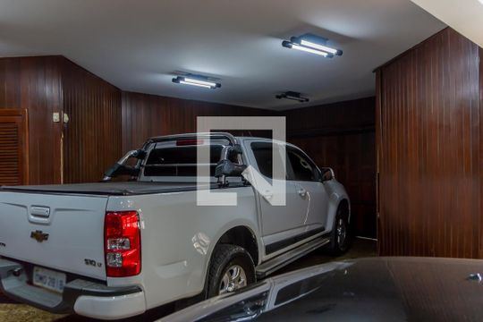 Garagem de casa para alugar com 5 quartos, 750m² em Independência, São Bernardo do Campo