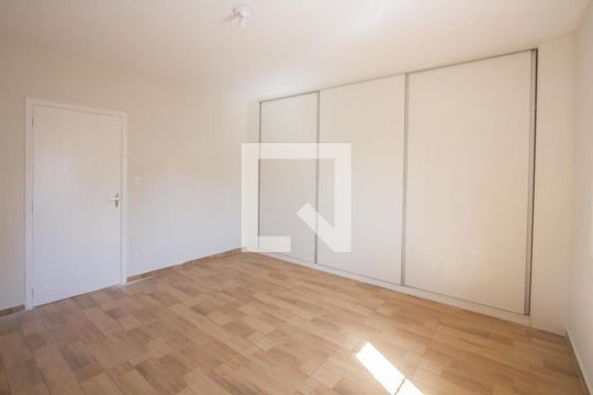 Quarto 1 de casa para alugar com 2 quartos, 150m² em Jardim Caravelas, São Paulo