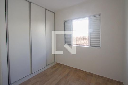 Quarto 2 de casa para alugar com 2 quartos, 150m² em Jardim Caravelas, São Paulo
