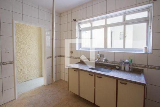 Cozinha de casa para alugar com 2 quartos, 150m² em Jardim Caravelas, São Paulo
