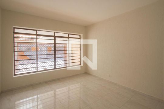 Sala de casa para alugar com 2 quartos, 150m² em Jardim Caravelas, São Paulo