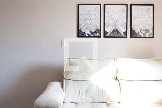 Sala de apartamento à venda com 2 quartos, 70m² em Jardim Monte Libano, Santo André