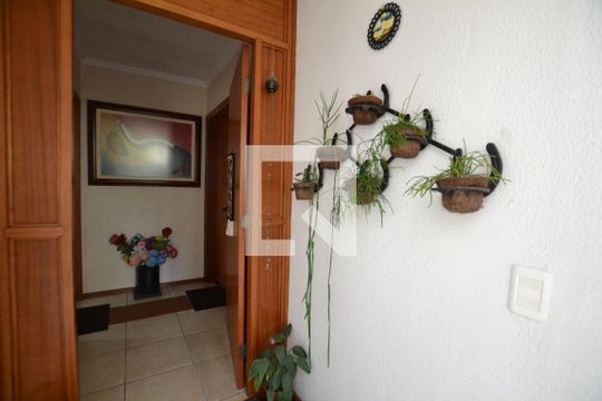 Entrada de apartamento para alugar com 2 quartos, 62m² em Nonoai, Porto Alegre