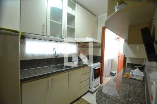 Cozinha de apartamento para alugar com 2 quartos, 62m² em Nonoai, Porto Alegre