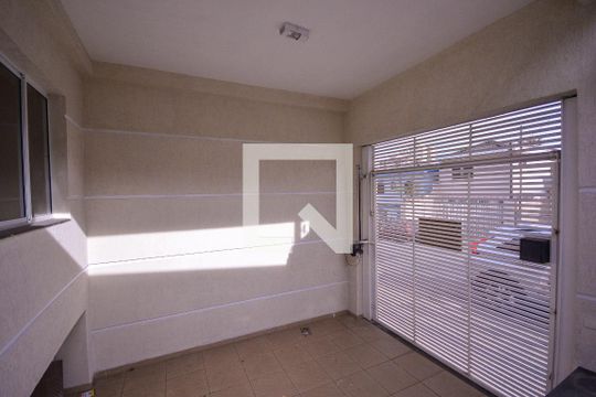 Garagem de casa à venda com 3 quartos, 150m² em Vila Vera, São Paulo