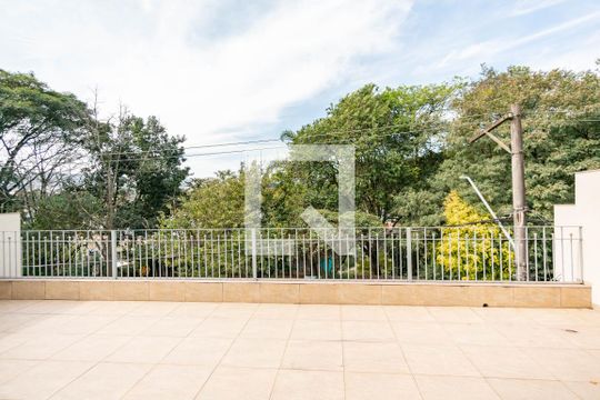 Vista de casa para alugar com 3 quartos, 200m² em Parque Panamericano, São Paulo