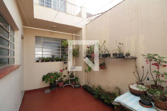 Quintal de casa à venda com 3 quartos, 220m² em Vila Diva (zona Leste), São Paulo