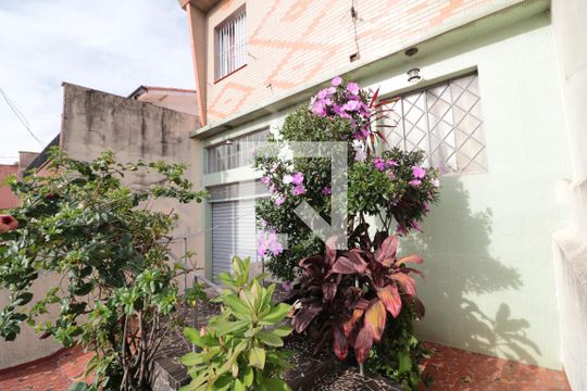 Fachada de casa à venda com 3 quartos, 220m² em Vila Diva (zona Leste), São Paulo